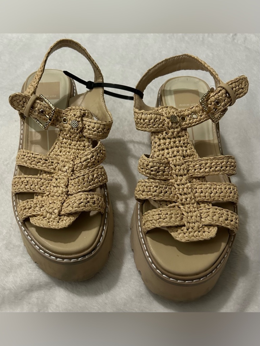 Dolce Vita women’s 7.5 Tan Latrice Strappy Chunky Sandal - Picture 4 of 9